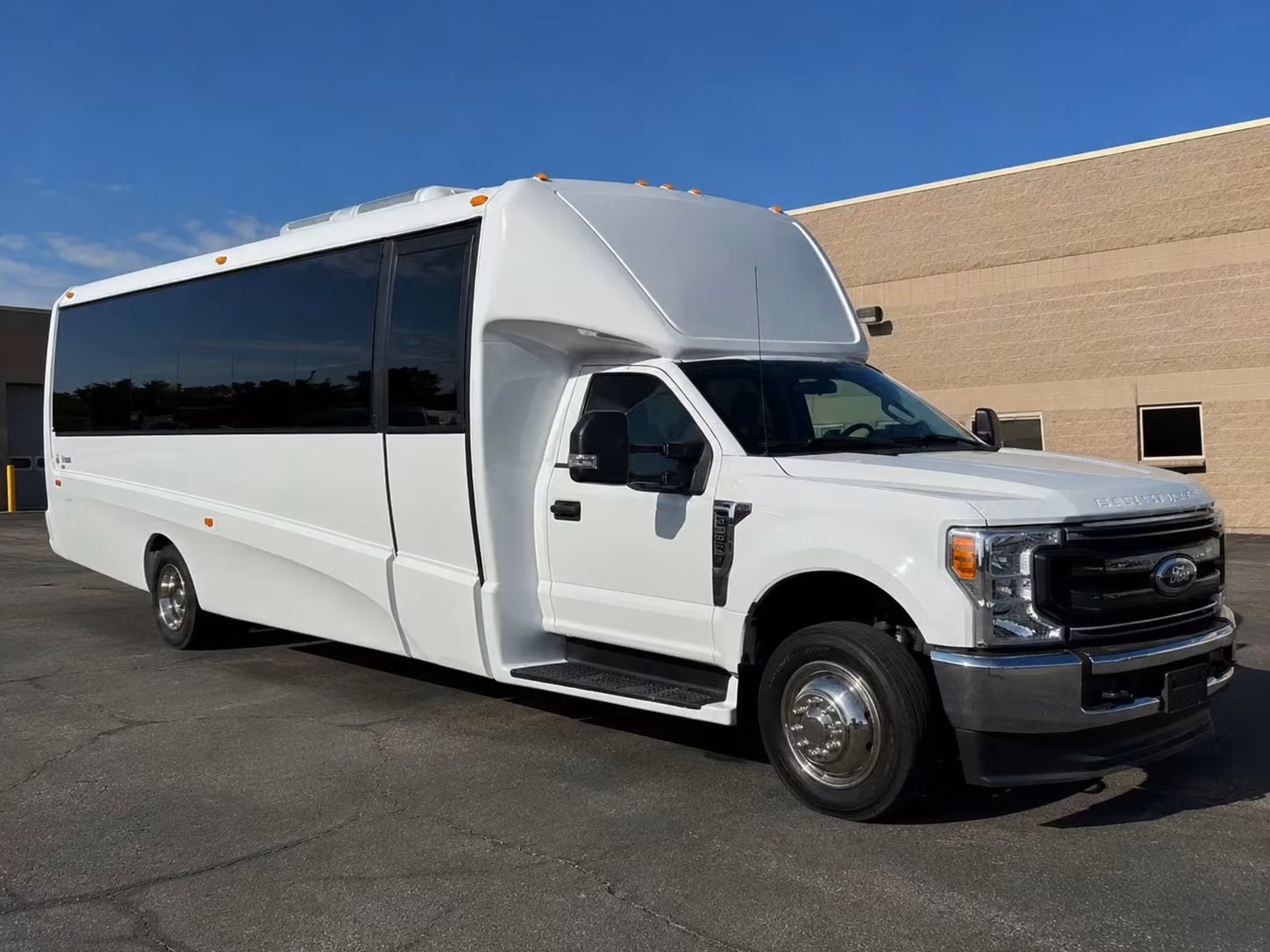 15 passenger minibus