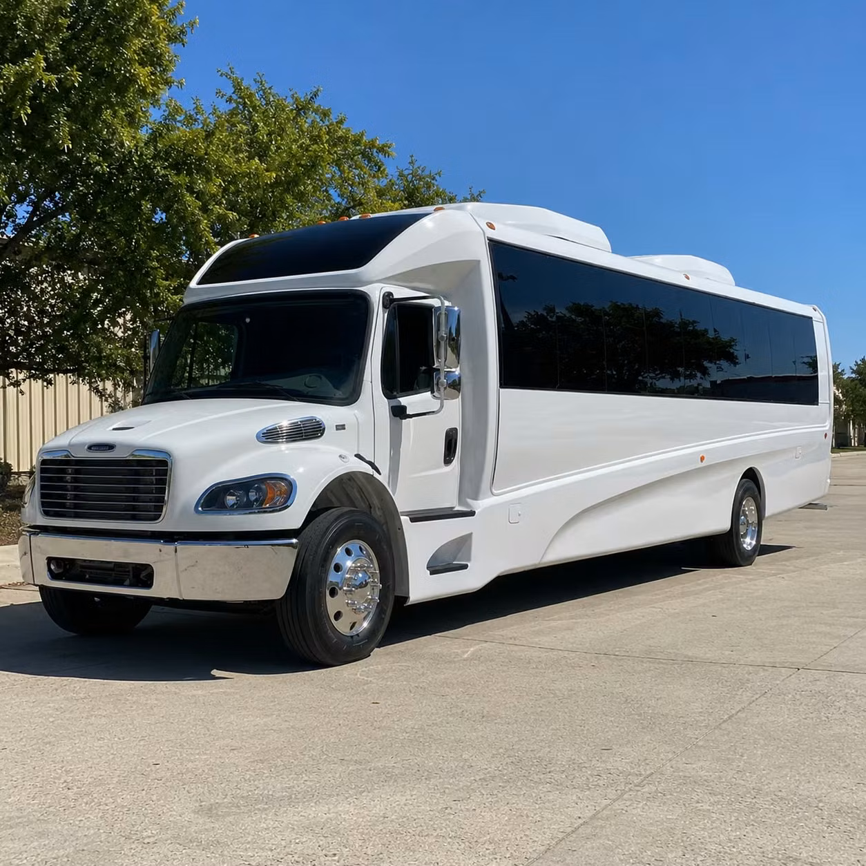 parker 15 passenger minibus rental